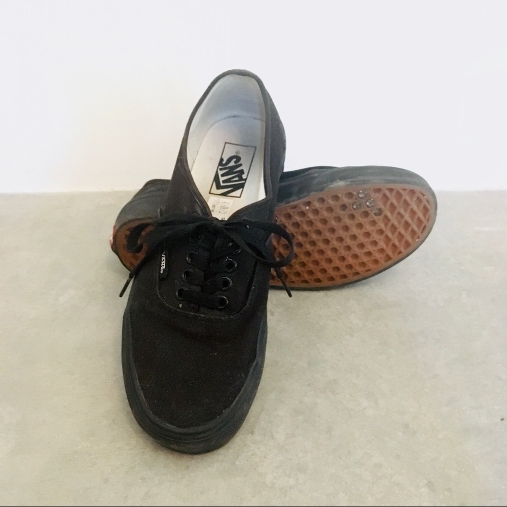 Authentic VANS Black on black.